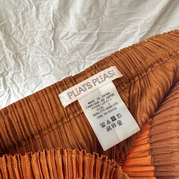 PLEATS PLEASE Issey Miyake cropped pants - Picture 2 of 7